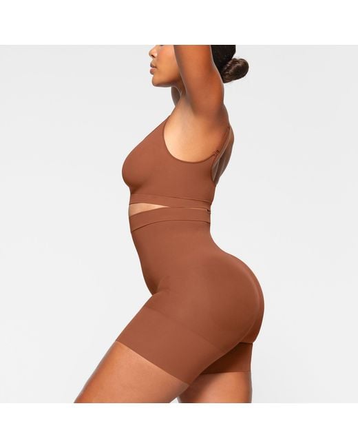 Skims High-waisted Mid Thigh Short in Brown