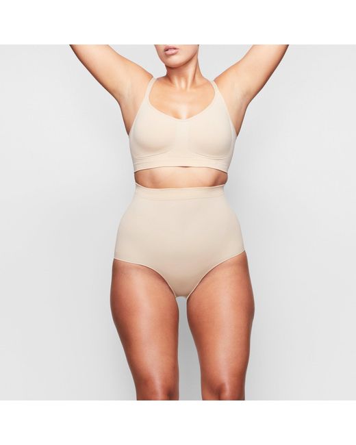 SEAMLESS SCULPT MID WAIST BRIEF, JASPER in 2023