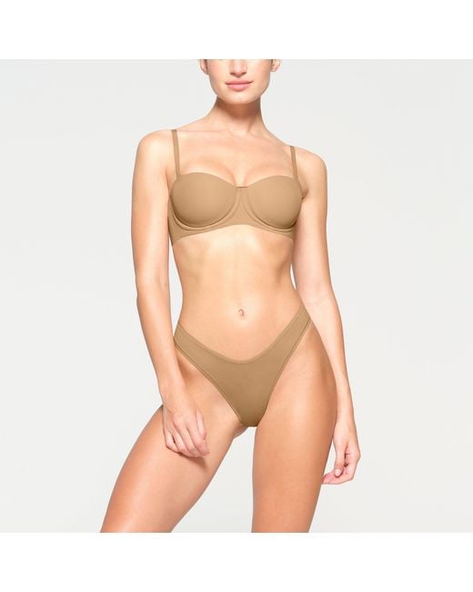 Skims Natural Fits Everybody Strapless Bra