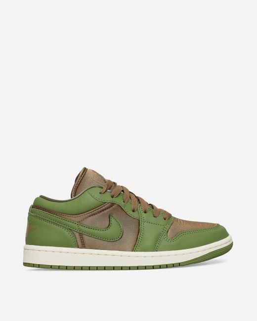 Nike Green Wmns Air Jordan 1 Low Se Sneakers Kelp / Sky J Light Olive for men