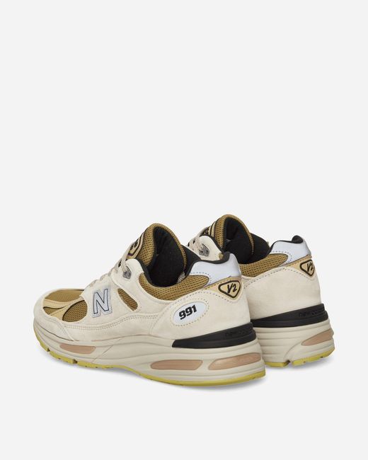 New Balance White Made In Uk 991v2 Sneakers Silver Birch / Amber Green / Silver Fern for men