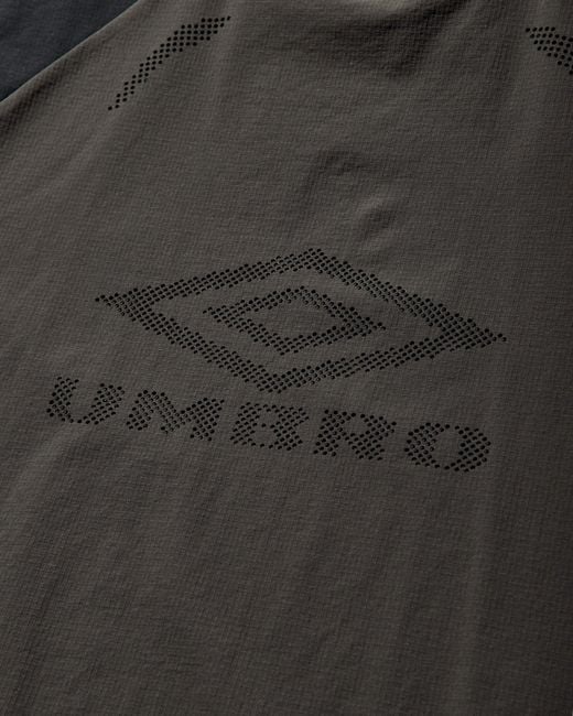 Umbro Men S Lasered Nylon Crewneck Top Grey / Black for men