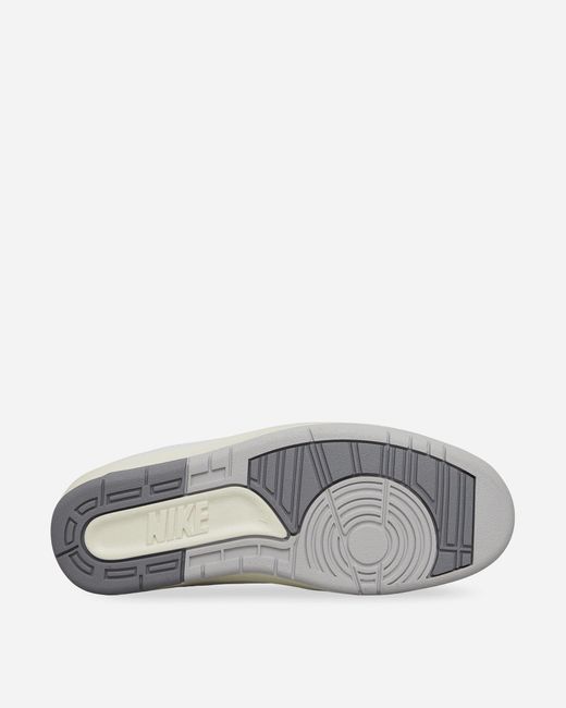 Nike White Air Jordan 2 Retro Low Sneakers / Cement for men