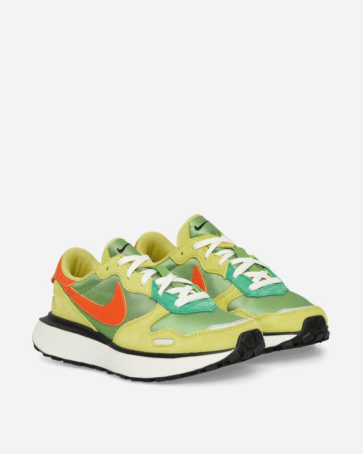 Nike Green Wmns Phoenix Waffle Sneakers Chlorophyll / Safety for men