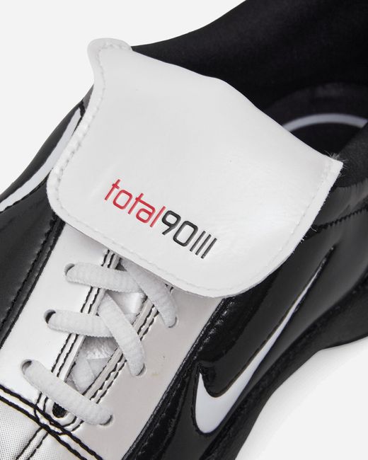 Nike Black Women S Total 90 Se Sneakers / White / University Red