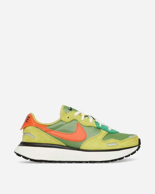 Nike Green Wmns Phoenix Waffle Sneakers Chlorophyll / Safety Orange for men