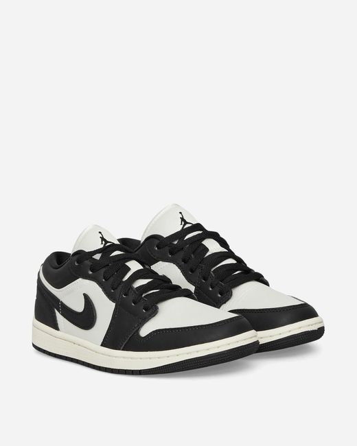 Nike Wmns Air Jordan 1 Low Se Sneakers Sail / Black in White | Lyst
