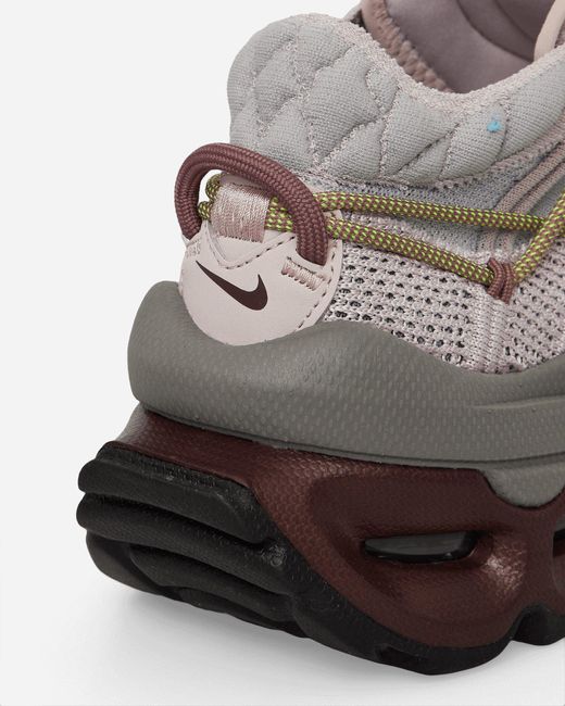Nike Gray Wmns Air Max Flyknit Venture Sneakers Platinum / Smokey Mauve for men