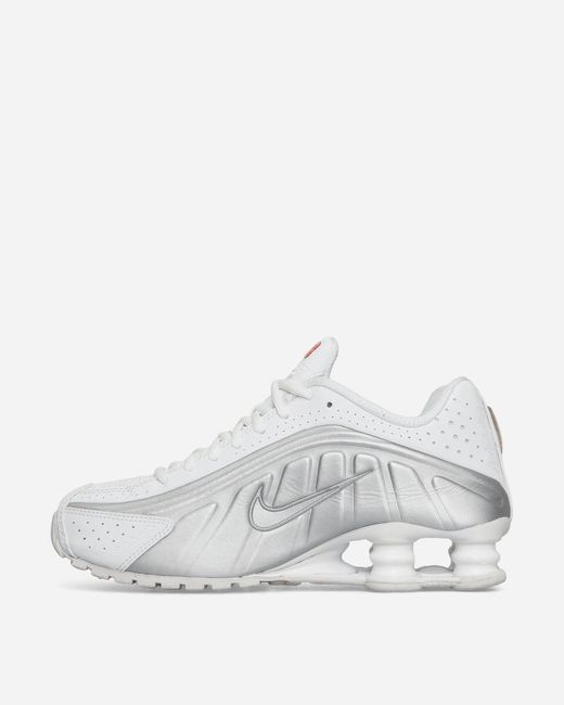 Nike Wmns Shox R4 Sneakers White for men