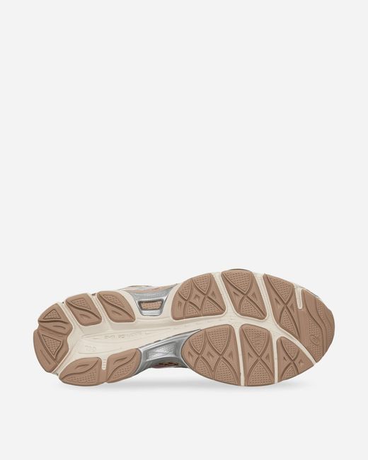 Asics Brown Gel-Cumulus 16 for men