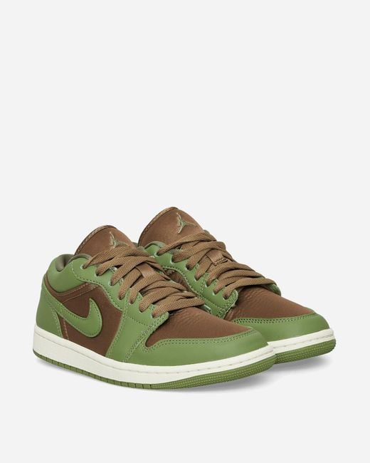 Nike Green Wmns Air Jordan 1 Low Se Sneakers Kelp / Sky J Light for men
