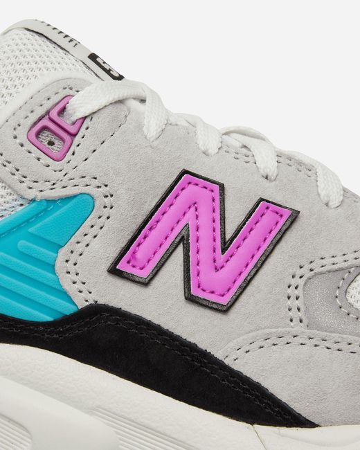 New balance hotsell light grey pink