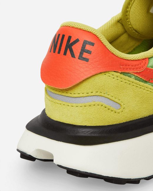 Nike Green Wmns Phoenix Waffle Sneakers Chlorophyll / Safety Orange for men