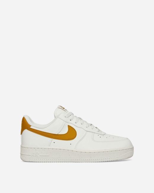 Nike Wmns Air Force 1 07 Se Sneakers Summit White / Bronzine for men