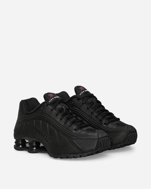 Nike Black Wmns Shox R4 Sneakers for men