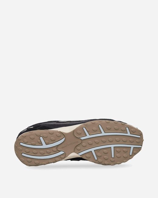 New Balance Black 204L Sneakers Magnet for men