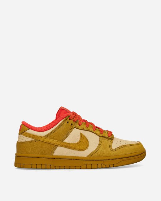 Nike Orange Wmns Dunk Low Sneakers Sesame / Bronzine / Picante Red for men