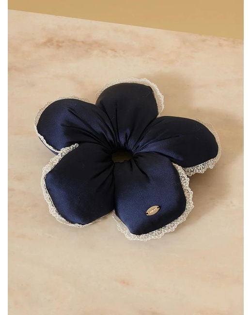SNIDEL White Flower Scrunchie