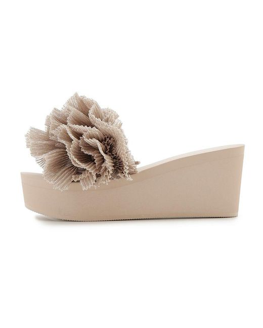 SNIDEL Natural Platform Wedge Sandals With Pleated Ruffle Straps
