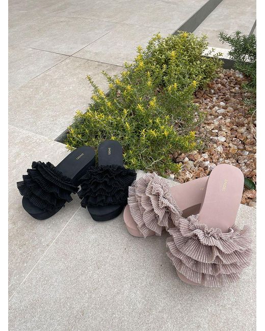 SNIDEL Natural Platform Wedge Sandals With Pleated Ruffle Straps