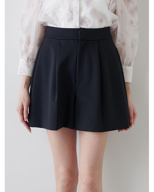 SNIDEL White Structured Shorts