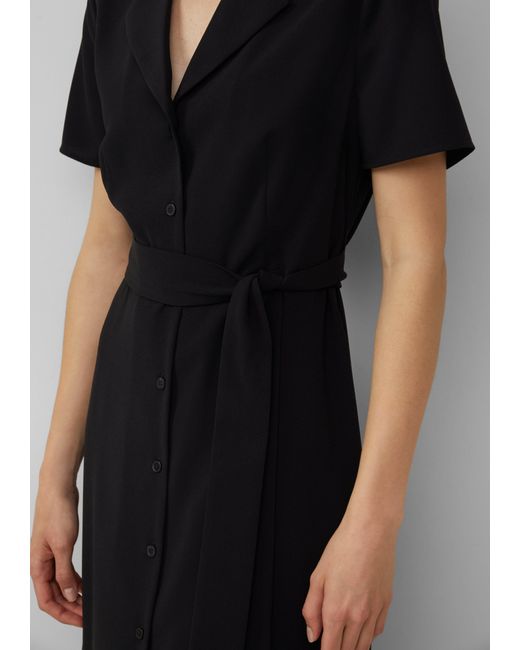 S.oliver Black Tailliertes Maxikleid aus Crêpe mit Reverskragen und Bindegürtel