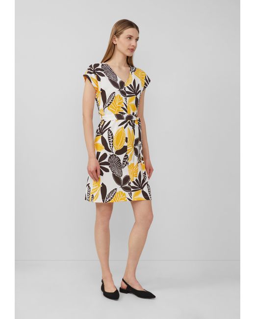 S.oliver White Strukturiertes Jerseykleid mit All-over-Print und Gürtel