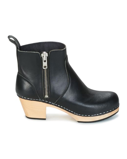 clog bootie