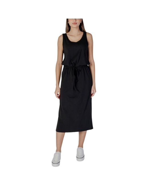 Robe BYPANDINNA STRING 20813286 B.Young en coloris Black