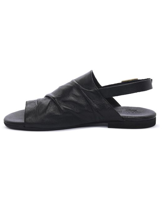 Sandales plates NERO NUOVA CUOIERIA en coloris Black