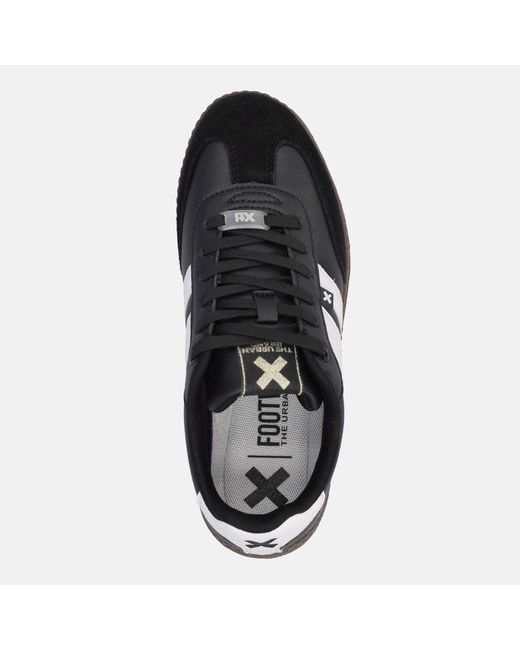 Baskets basses SNEAKERS Xti en coloris Black