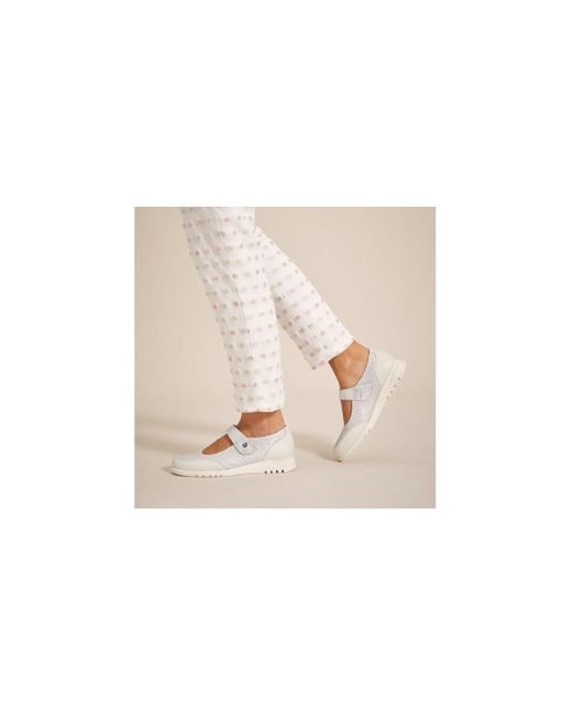 Chaussures escarpins Merceditas de mujer en piel con velcro y suela de goma BLAN Pitillos en coloris White
