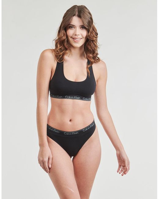 Strings Thong Calvin Klein en coloris Gray