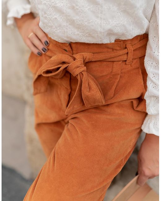 Celeste Chino Broek Marronnier in het Natural