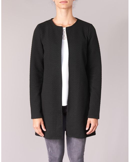 Veste Vila en coloris Black
