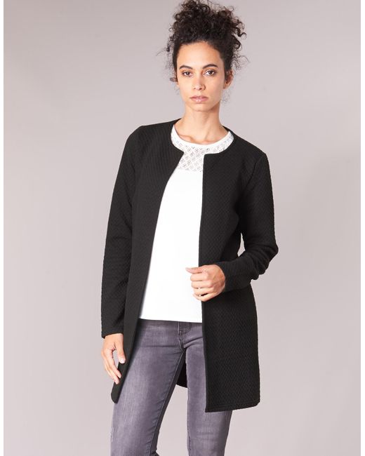 Veste Vila en coloris Black