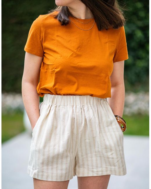 Celeste Korte Broek Cassis in het White