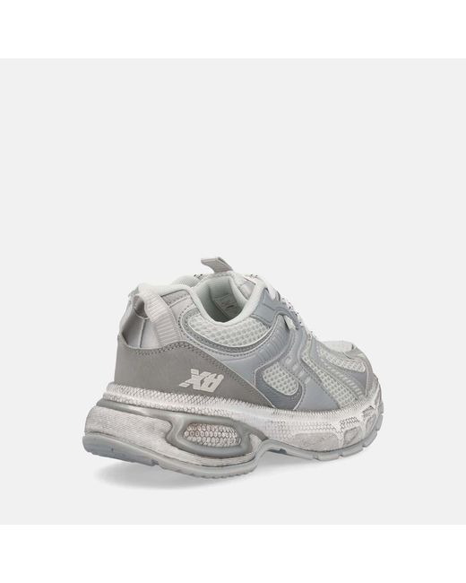 Baskets basses SNEAKERS Xti en coloris Gray