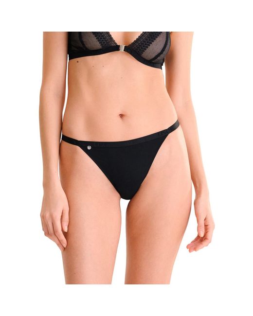 Strings String Fusion Cheek Lisca en coloris Black