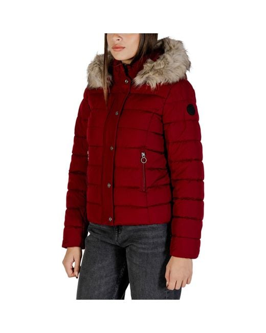 Doudounes ONLNEWLUNA QUILTED JACKET CC OTW 15304778 ONLY en coloris Red