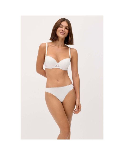 Strings String Avec Dentelle Blanche Ysabel Mora en coloris Pink