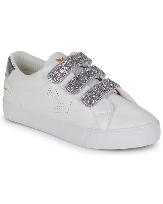 Sneakers Basse Tippy di Kaporal in Gray