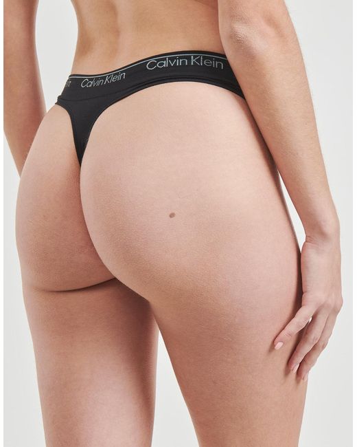 Strings Thong Calvin Klein en coloris Gray