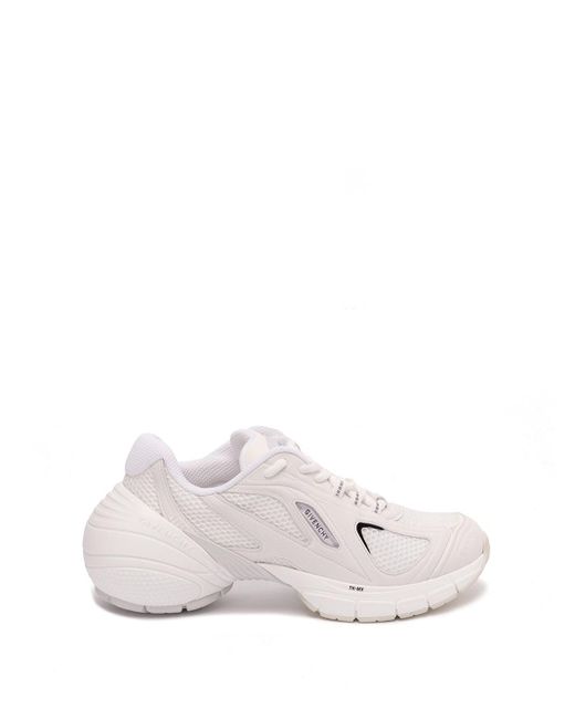 off white sneakers outfit