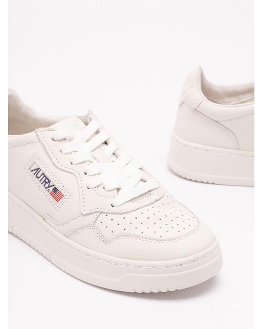 Autry White 'Medalist' Low Sneakers