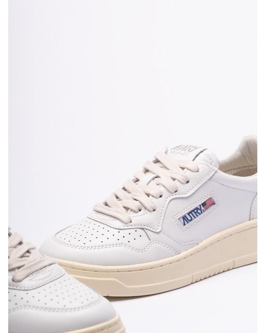 Autry White 'Medalist' Low Sneakers
