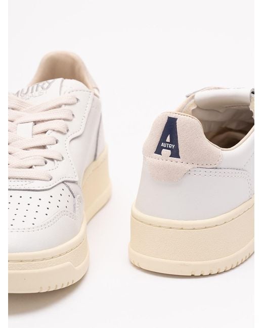 Autry White 'Medalist' Low Sneakers