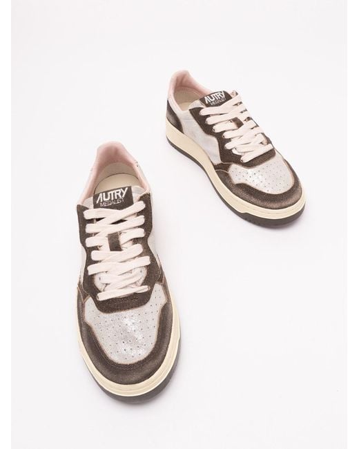 Autry White 'Medalist' Low Sneakers