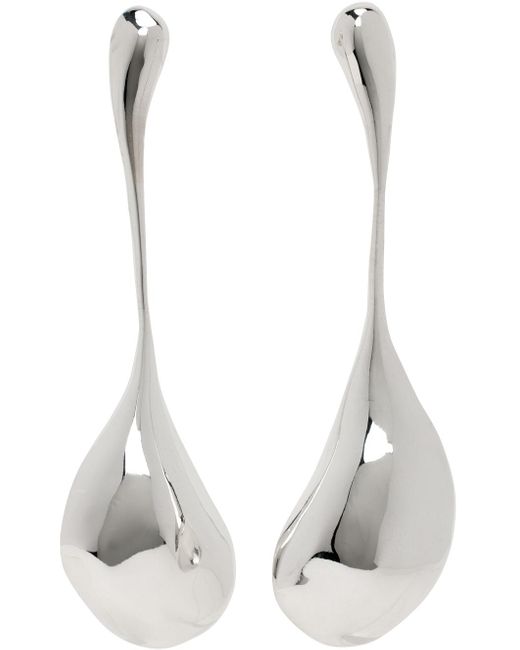 Boucles d'oreilles pendantes graphiques argentées Faris en coloris White