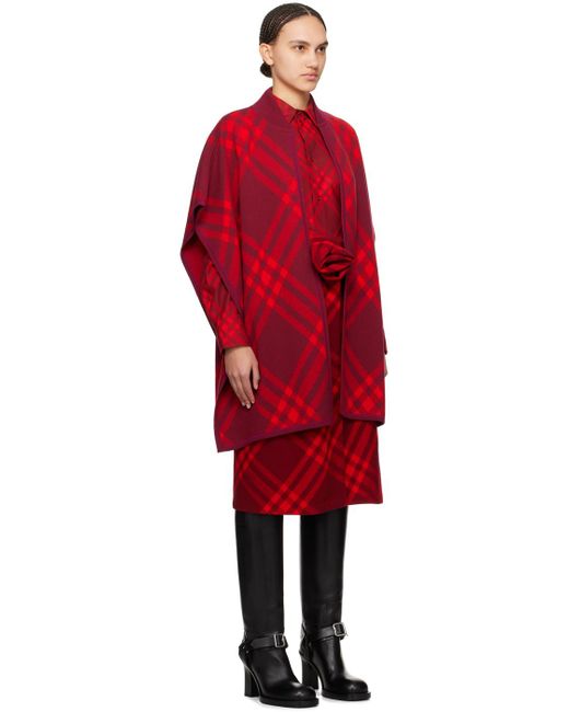 Manteau rouge à carreaux Burberry en coloris Red